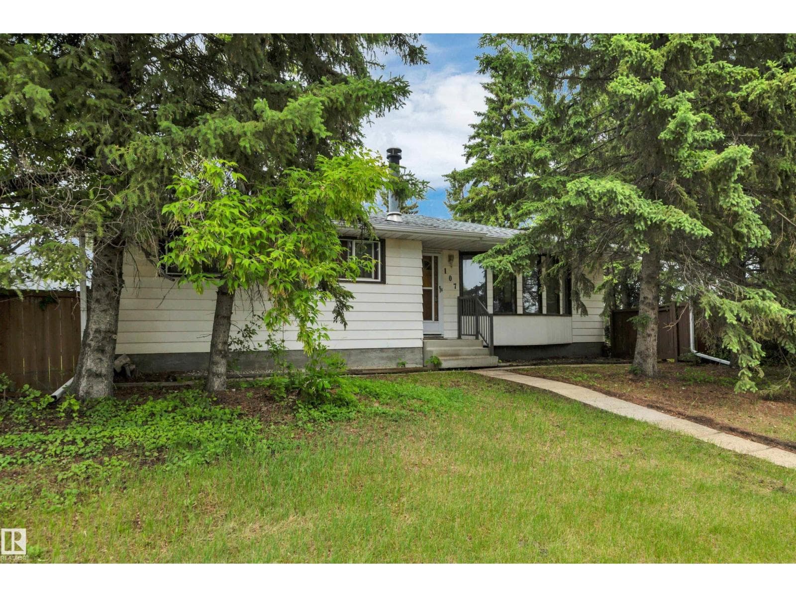 107 CORINTHIA DR — photo 2