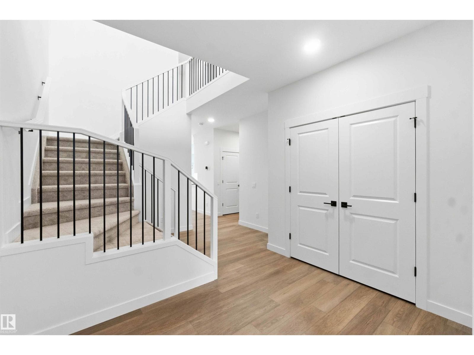 1085 CRISTALL CR SW — photo 3