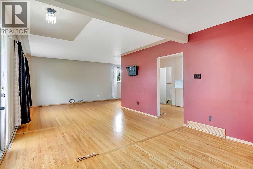 5834 41 Street Crescent — photo 4
