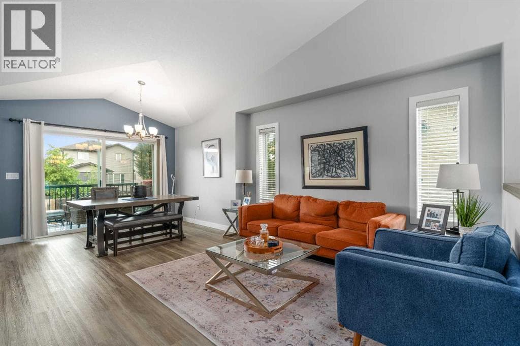 366 Somerset Row SE — photo 5