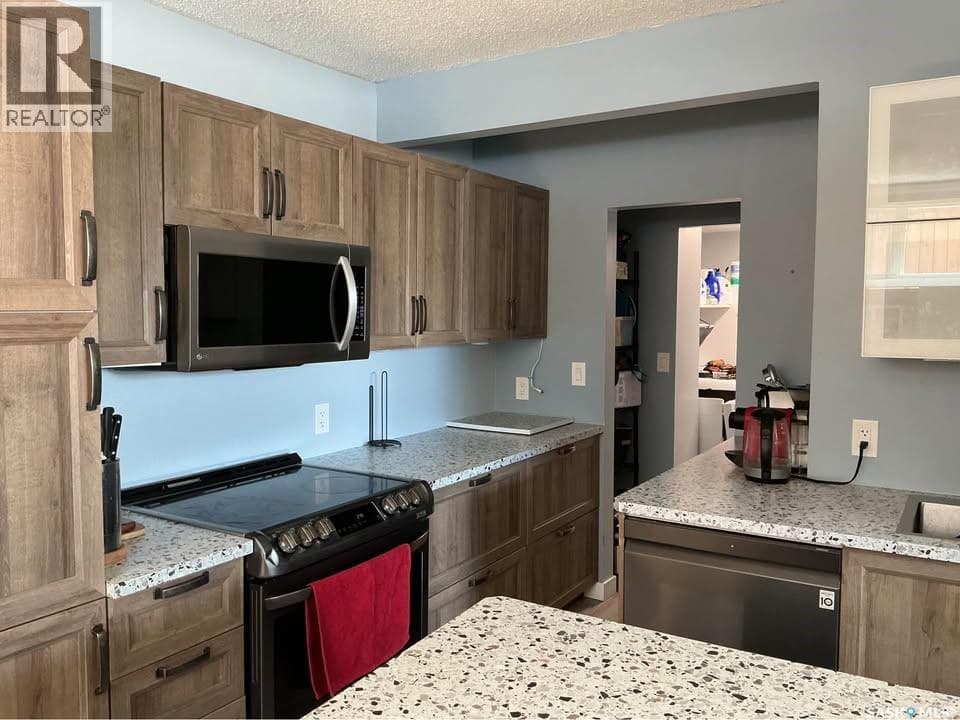 1617 Ruth STREET E — photo 4