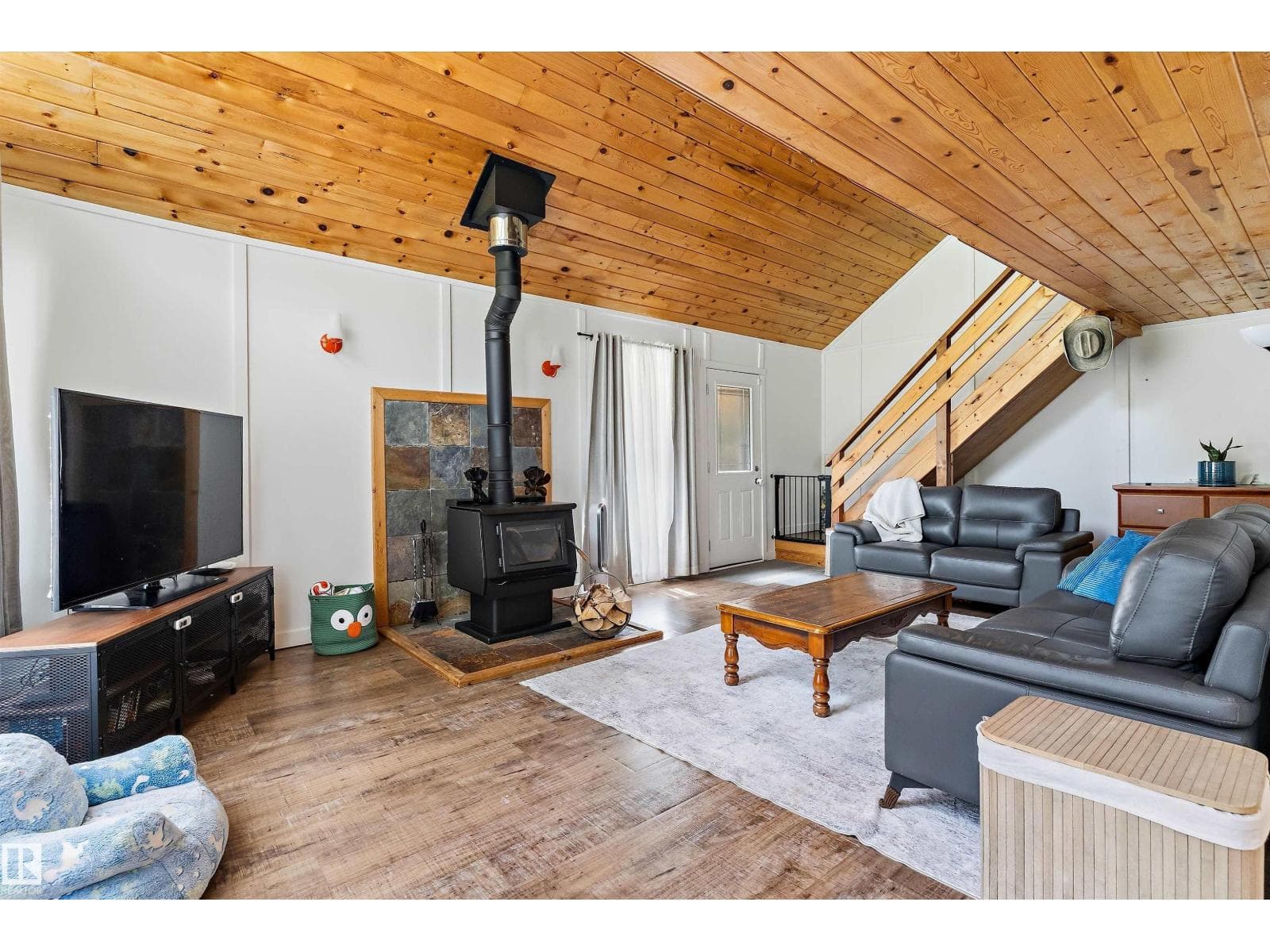 33 Hillside CR — photo 5