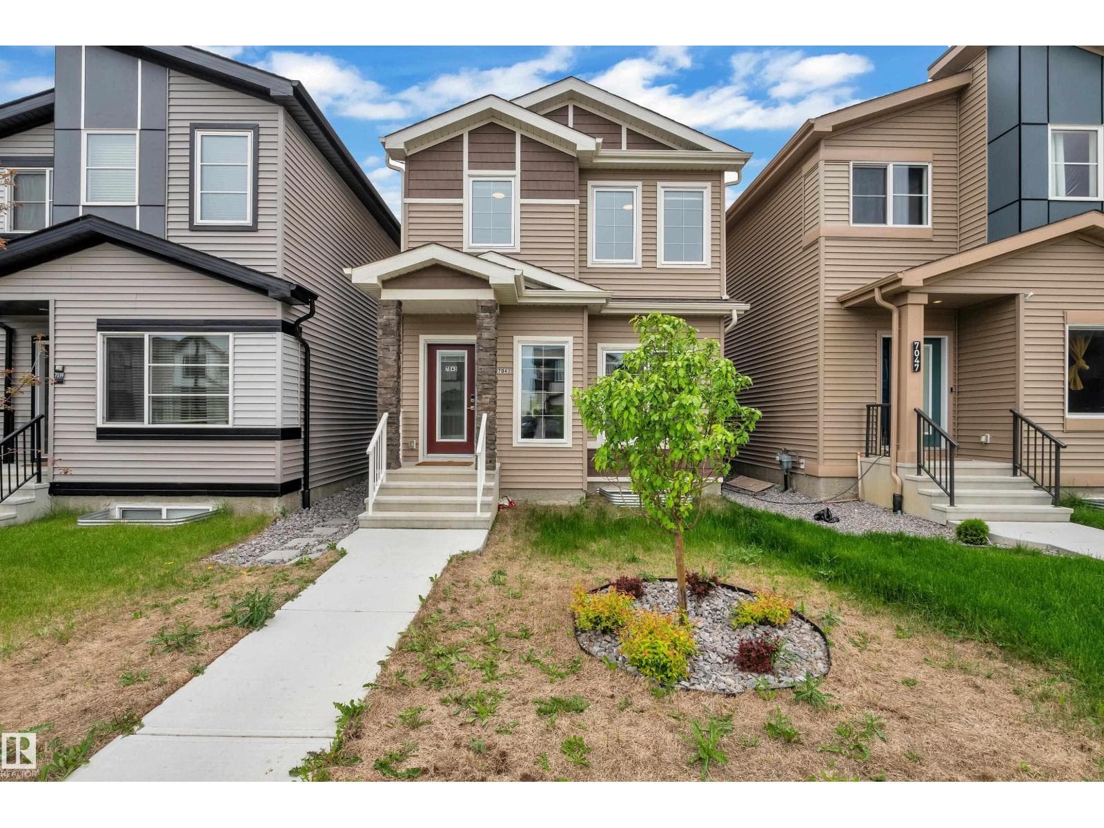 7043 182 AV NW — photo 5