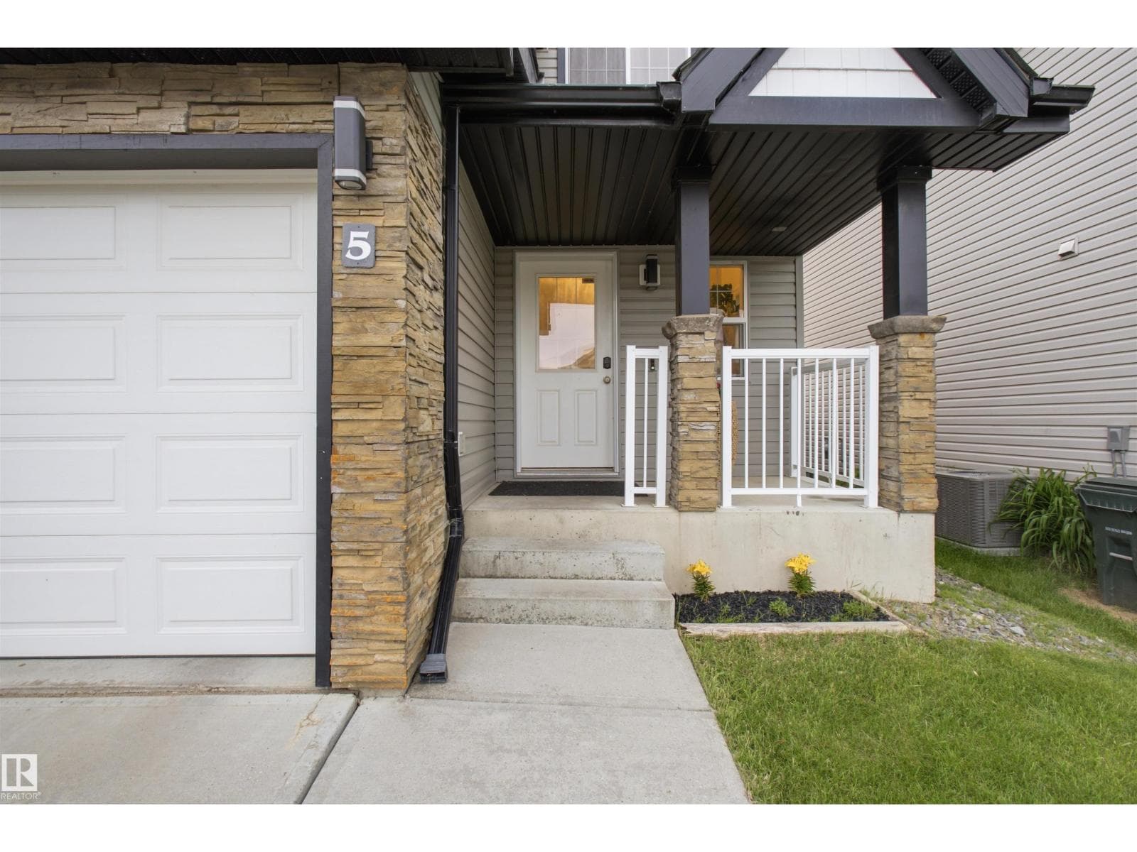 5 VERNON ST — photo 4