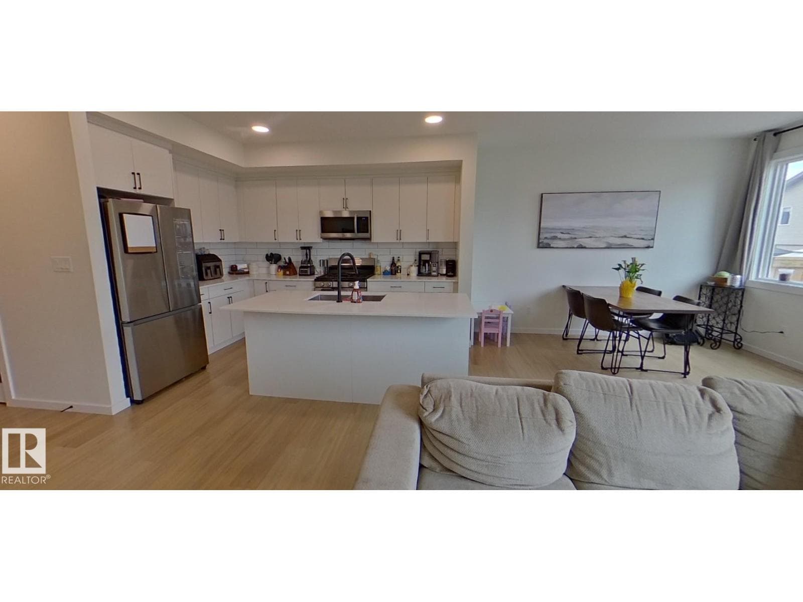 2152 52 ST SW — photo 2