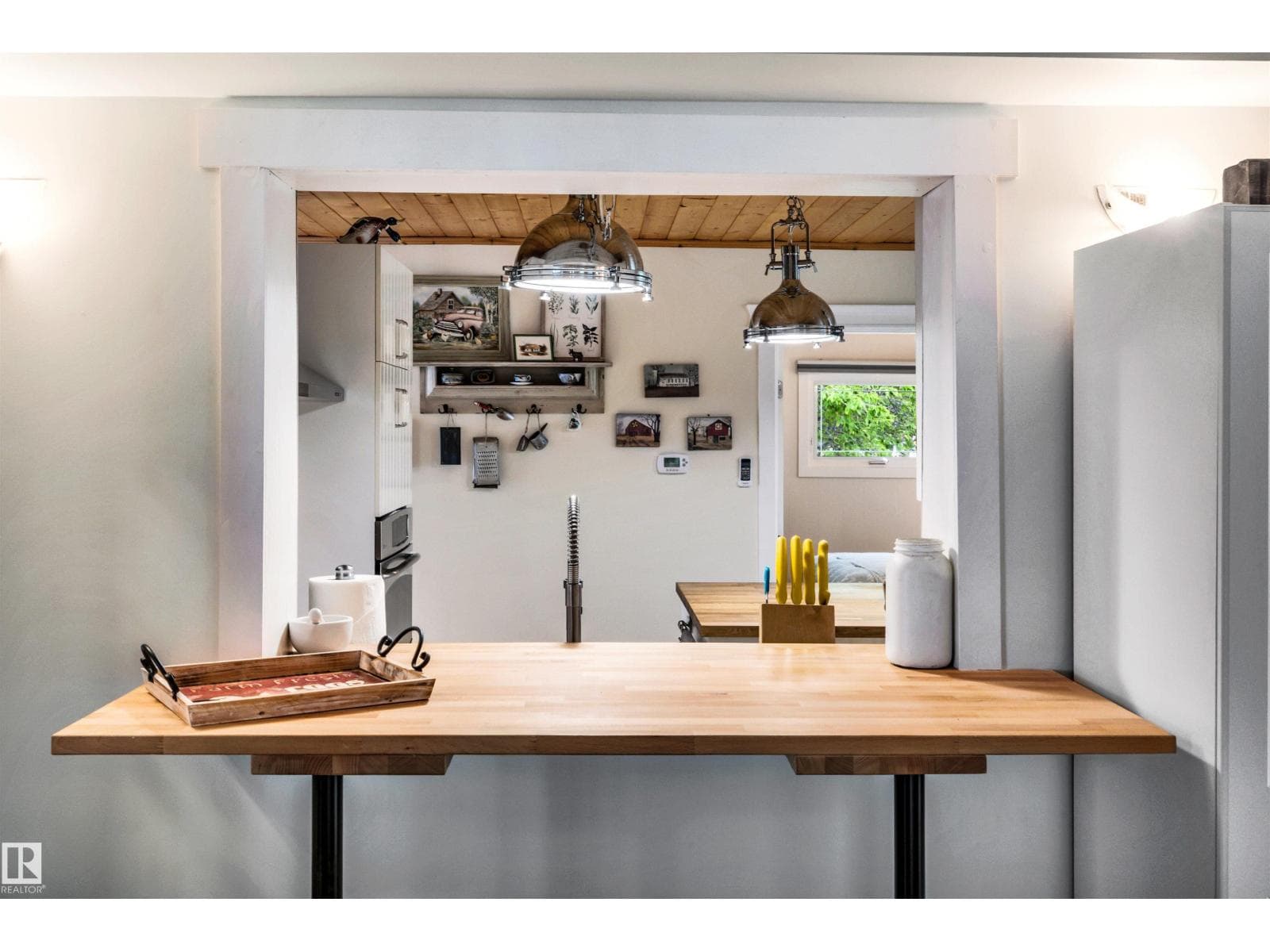 605 6St. Ross Haven — photo 2