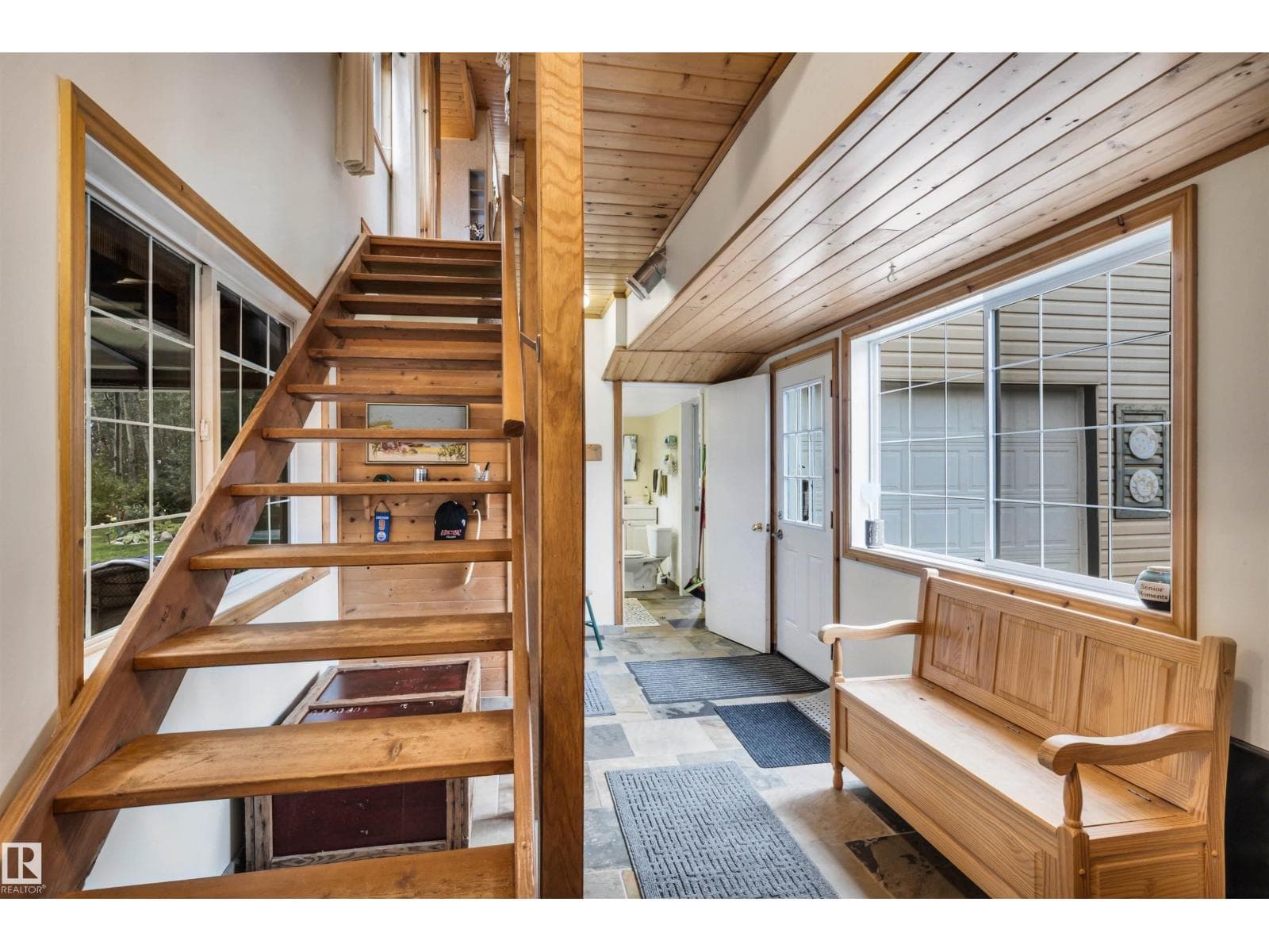 605 6St. Ross Haven — photo 5