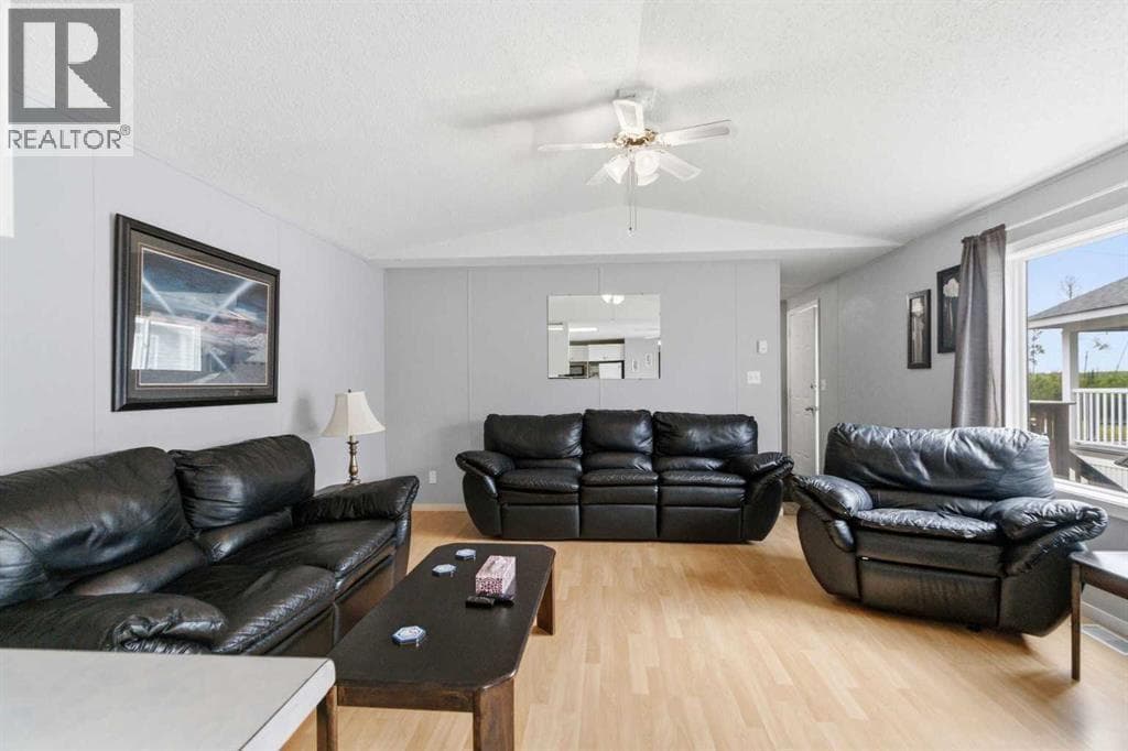 329 Greenwich Lane — photo 4