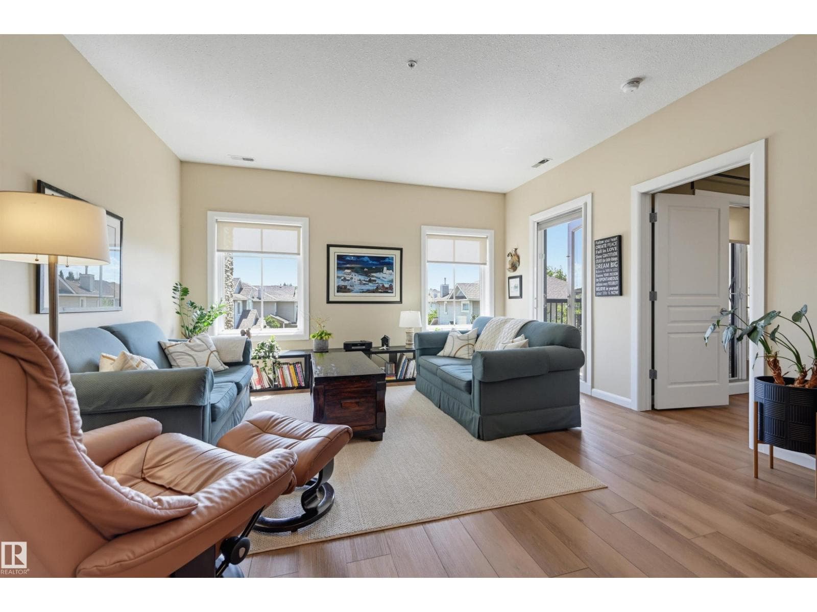 #328 160 MAGRATH RD NW — photo 3
