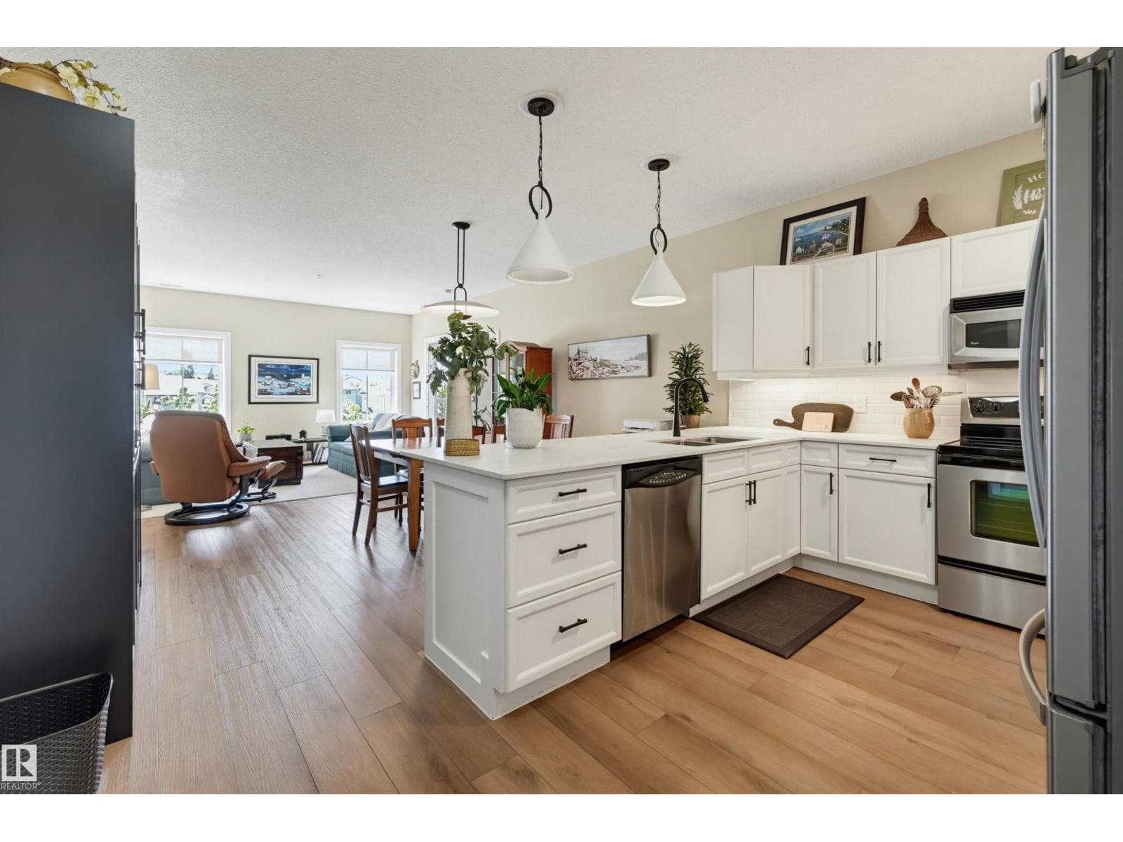#328 160 MAGRATH RD NW — photo 5