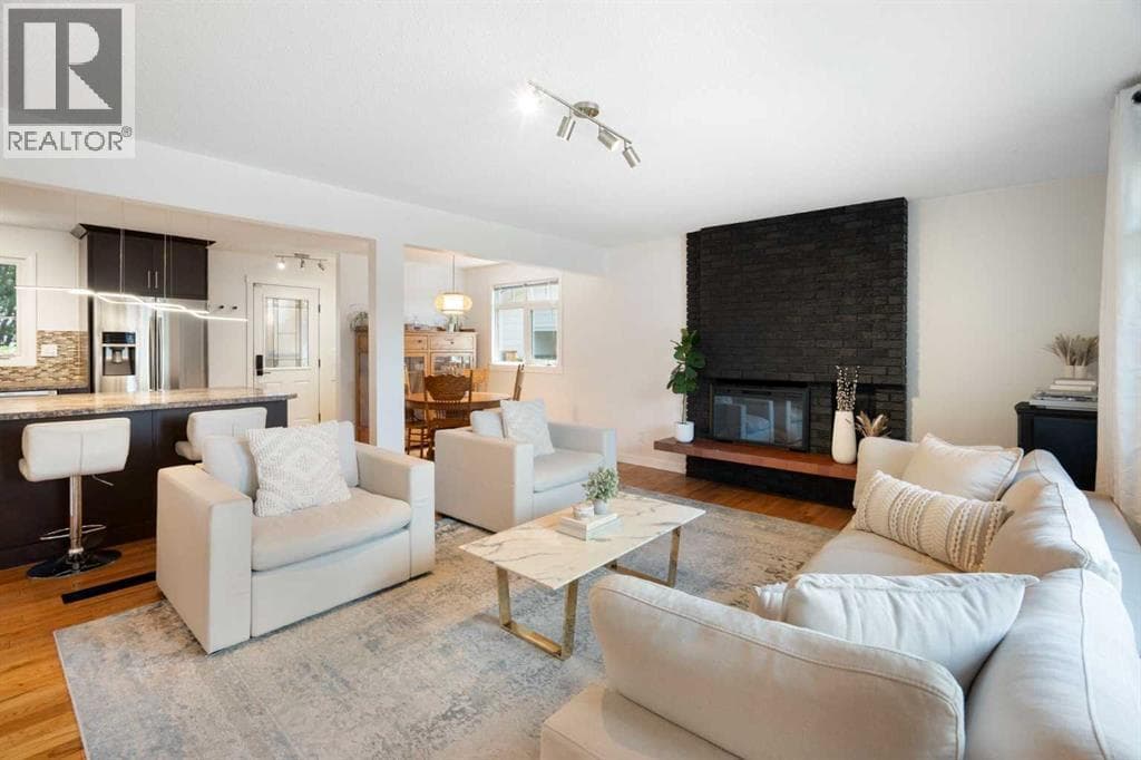 5032 Vanstone Crescent NW — photo 4