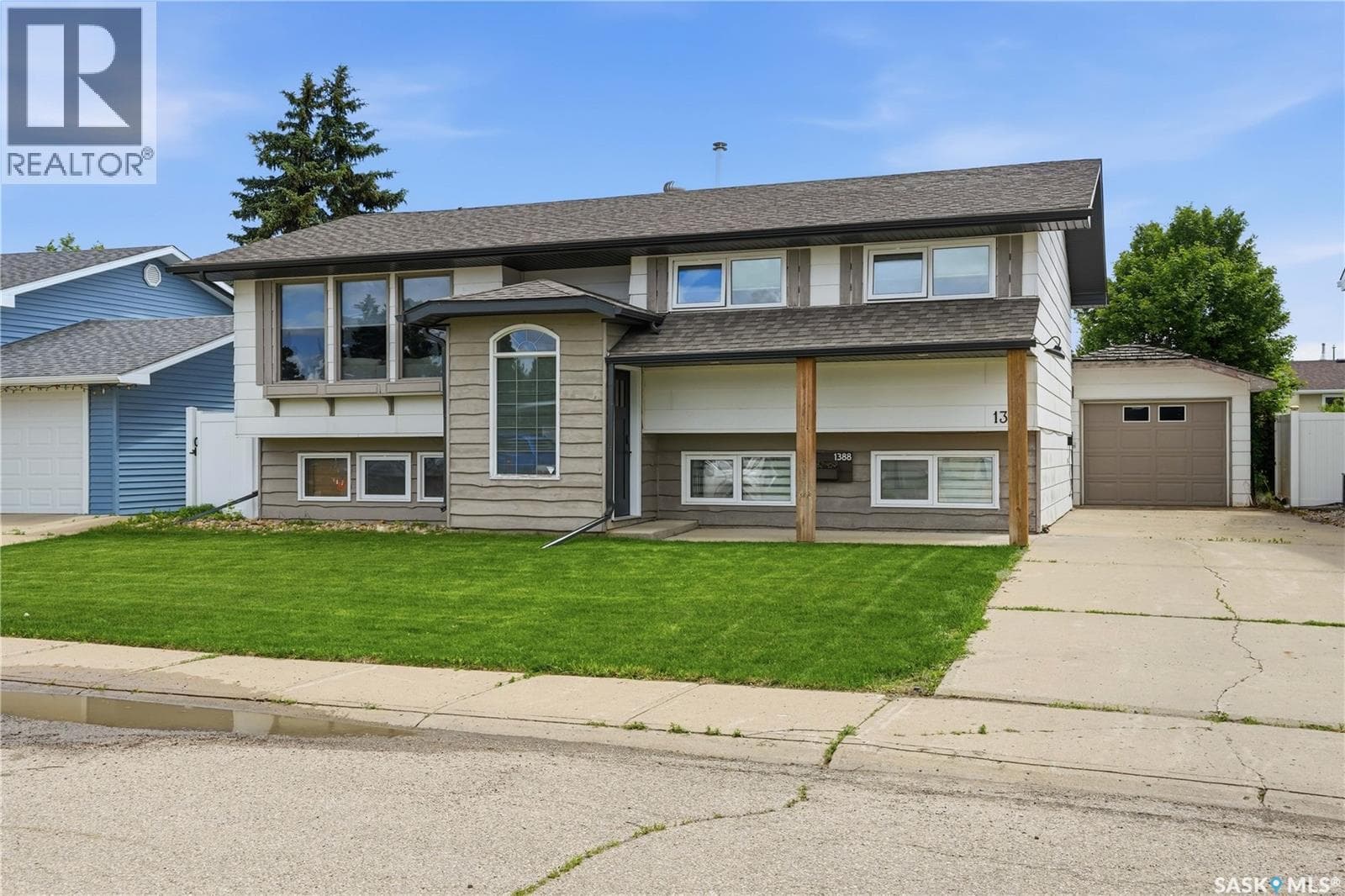 1388 Prince CRESCENT