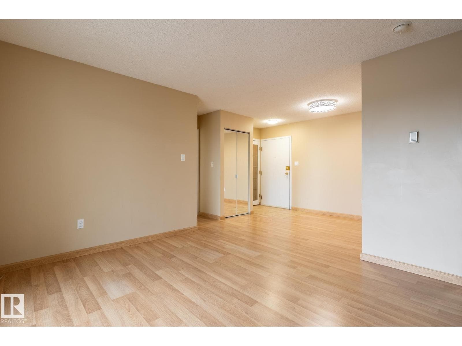 #324 6720 158 AV NW — photo 3