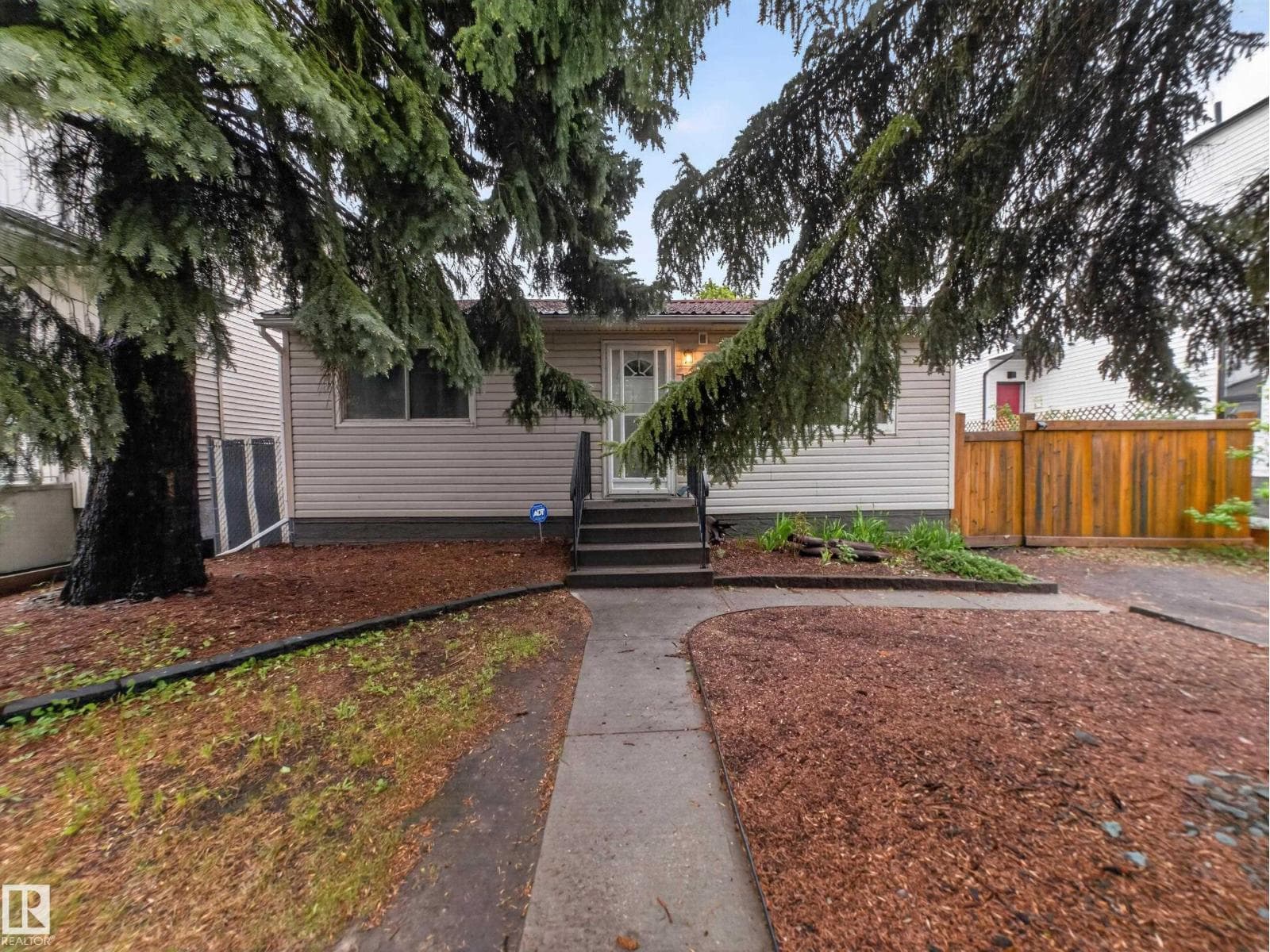 10809 150 ST NW