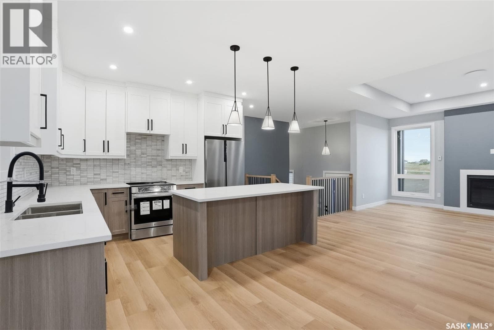 8 Cardinal DRIVE — photo 3
