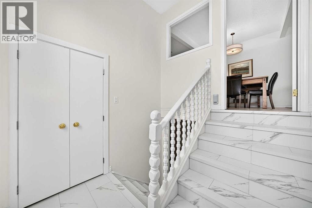 2124B 52 Avenue SW — photo 4