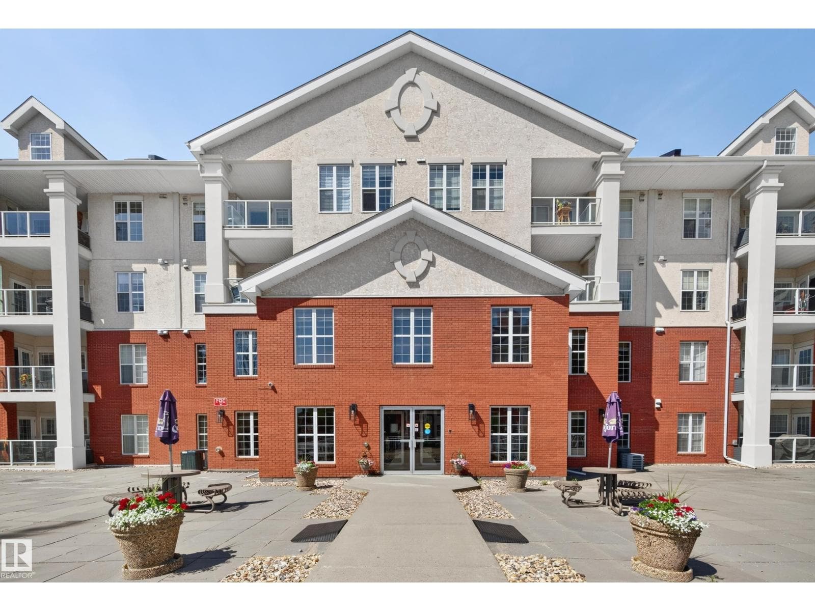 #238 45 INGLEWOOD DR