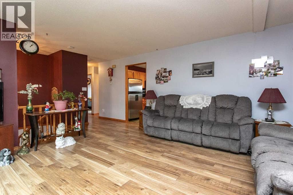 153 Westview Crescent — photo 3