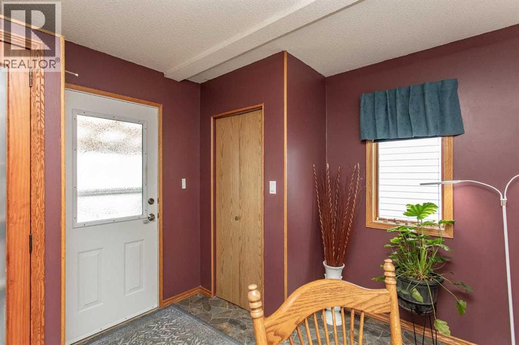 153 Westview Crescent — photo 5