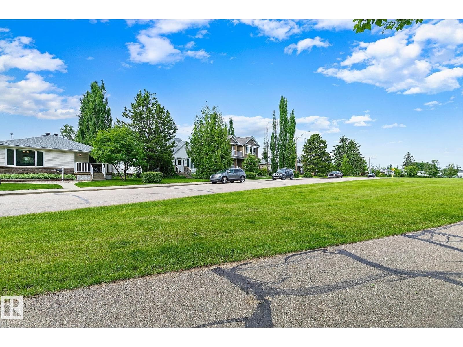 31 RIVER DR — photo 3