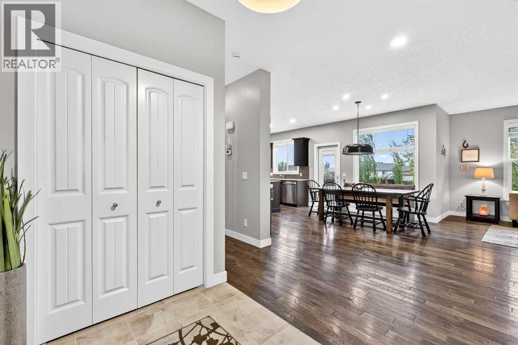 55 Hanson Way NE — photo 2
