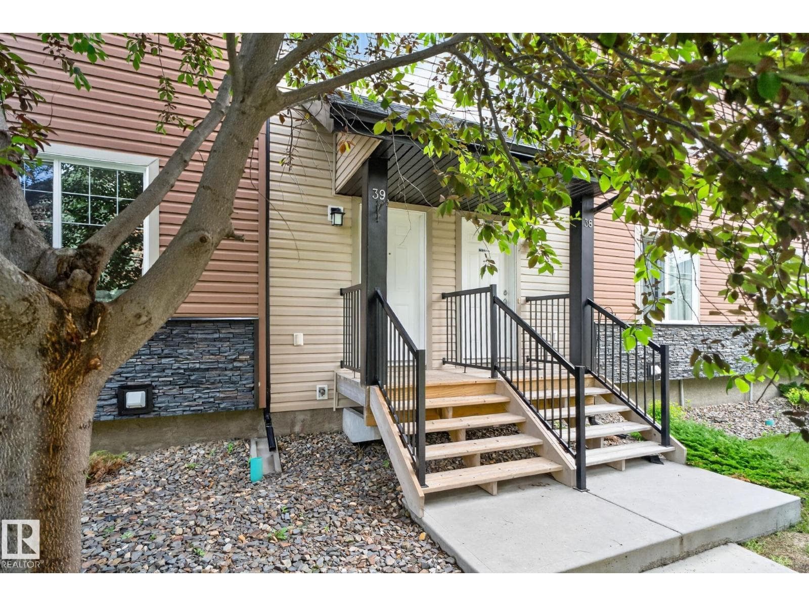 #39 8716 179 AV NW — photo 3