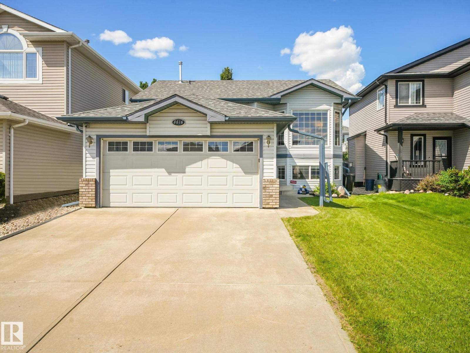 8616 176 AV NW — photo 3