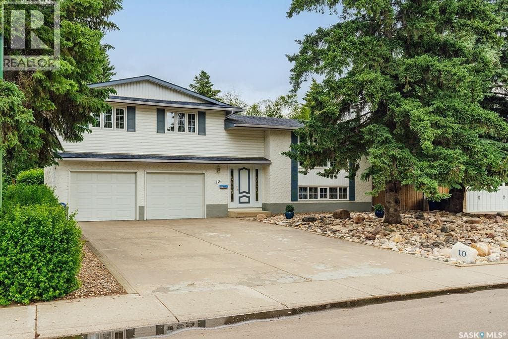 10 Capilano DRIVE — photo 2