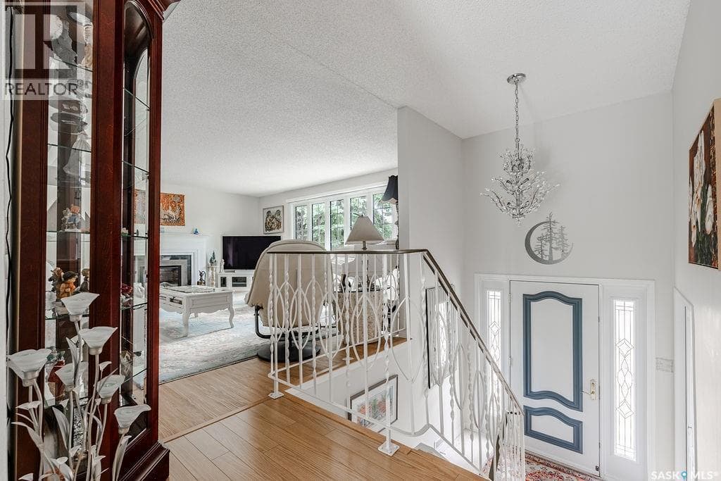10 Capilano DRIVE — photo 4