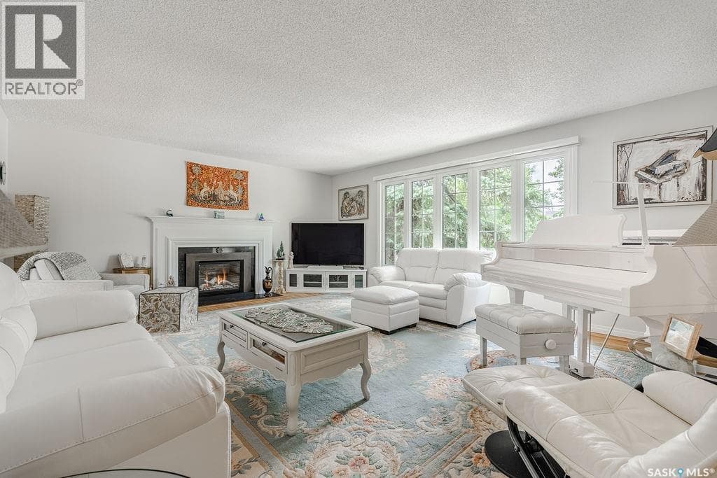 10 Capilano DRIVE — photo 5