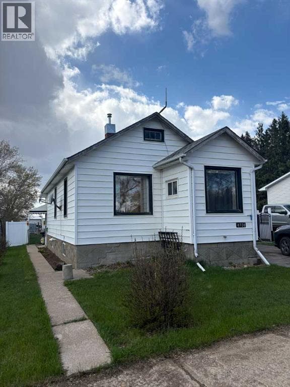 4708 50 Street — photo 2