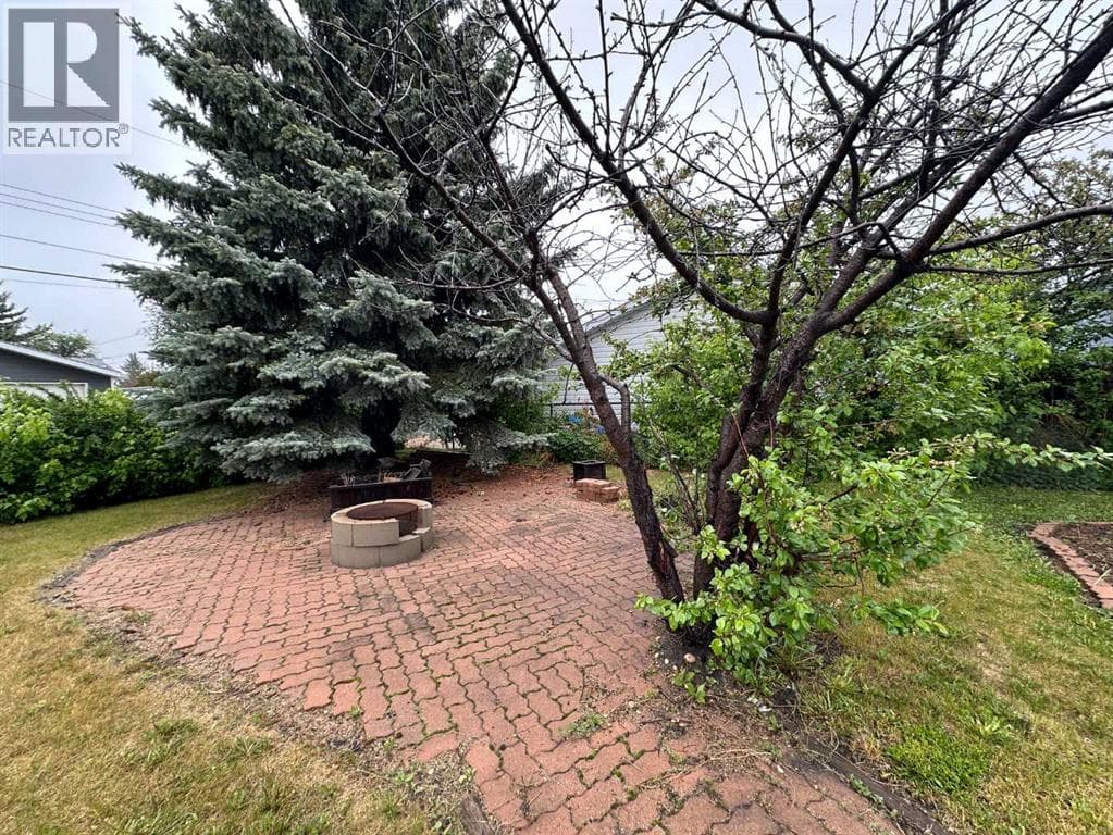 5018 61 Avenue Close — photo 5