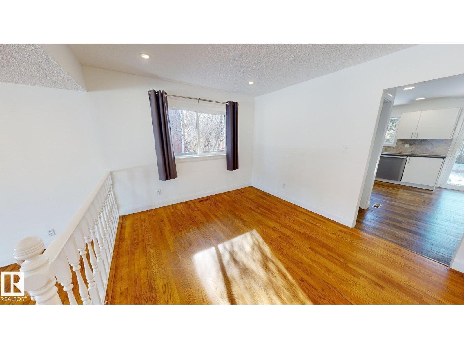 3718 103B ST NW — photo 4