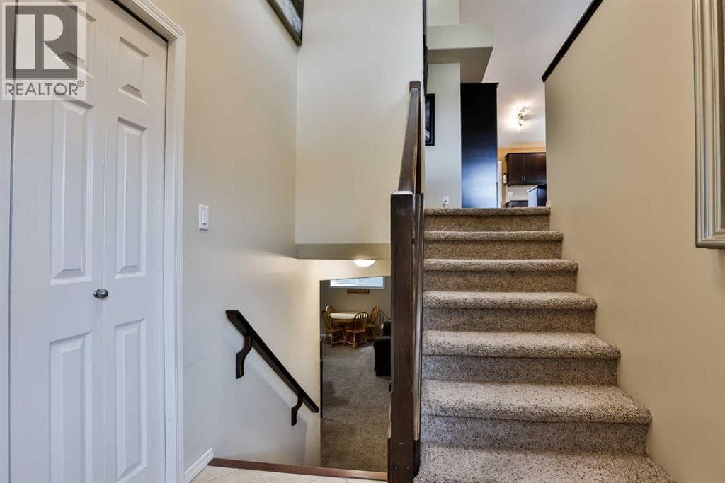 19 Firelight Way W — photo 4