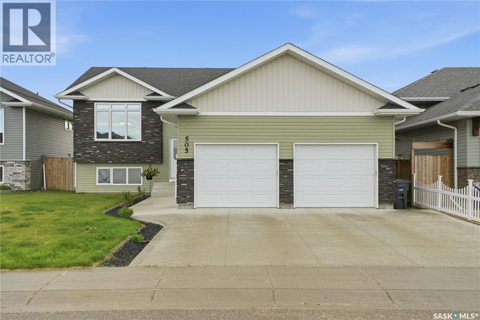 505 Mickelson LANE