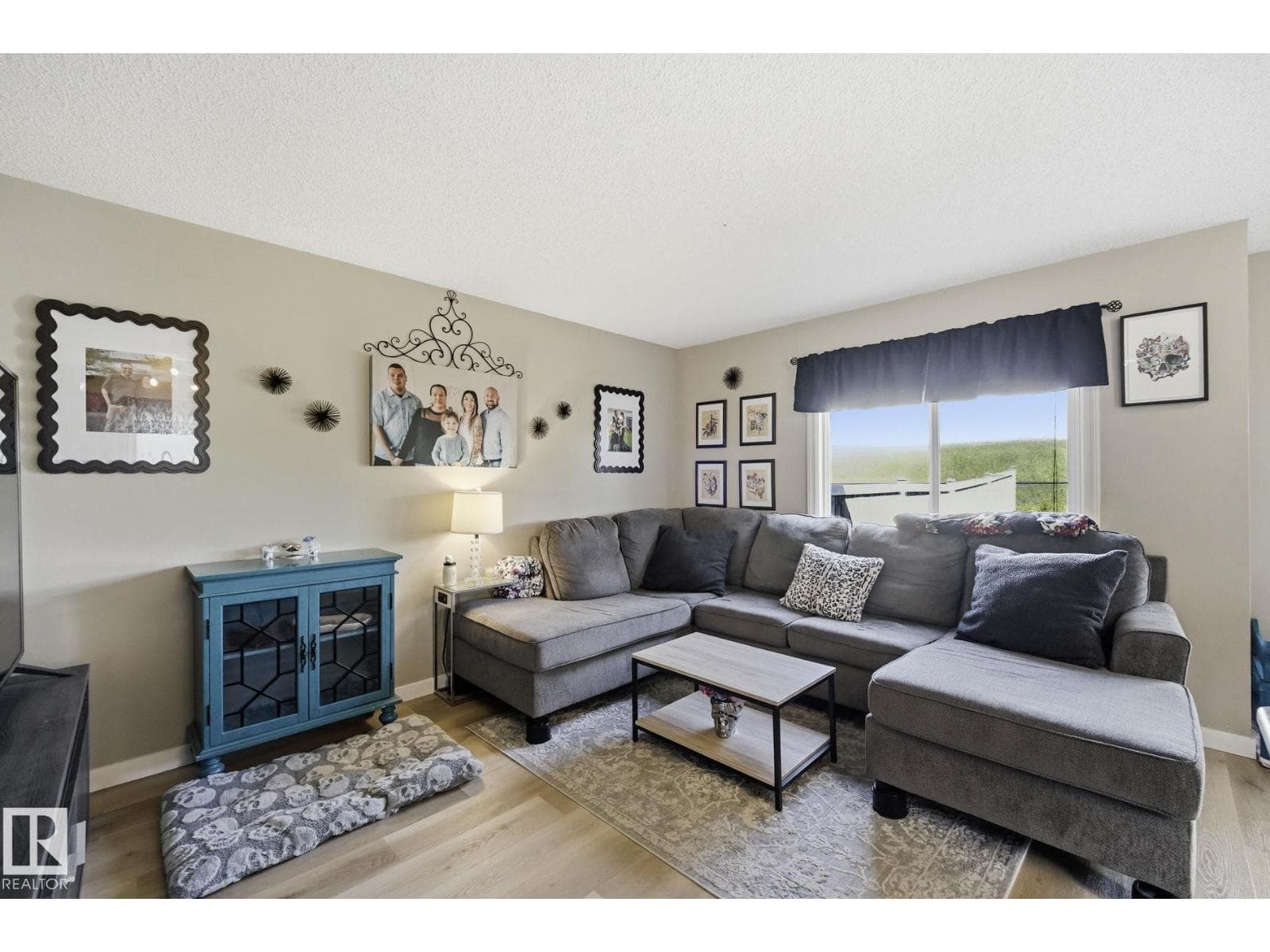 28 WELLINGTON PL — photo 5