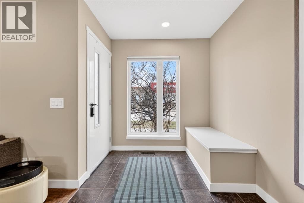 180 Walden Gate SE — photo 4