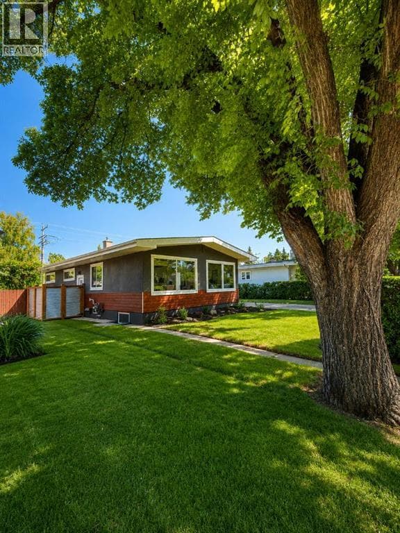 38 Westwood Drive SW — photo 2