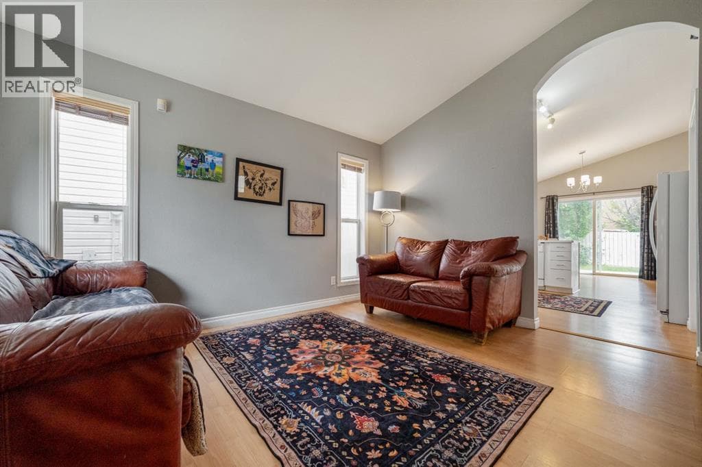 260 Red Crow Boulevard W — photo 4