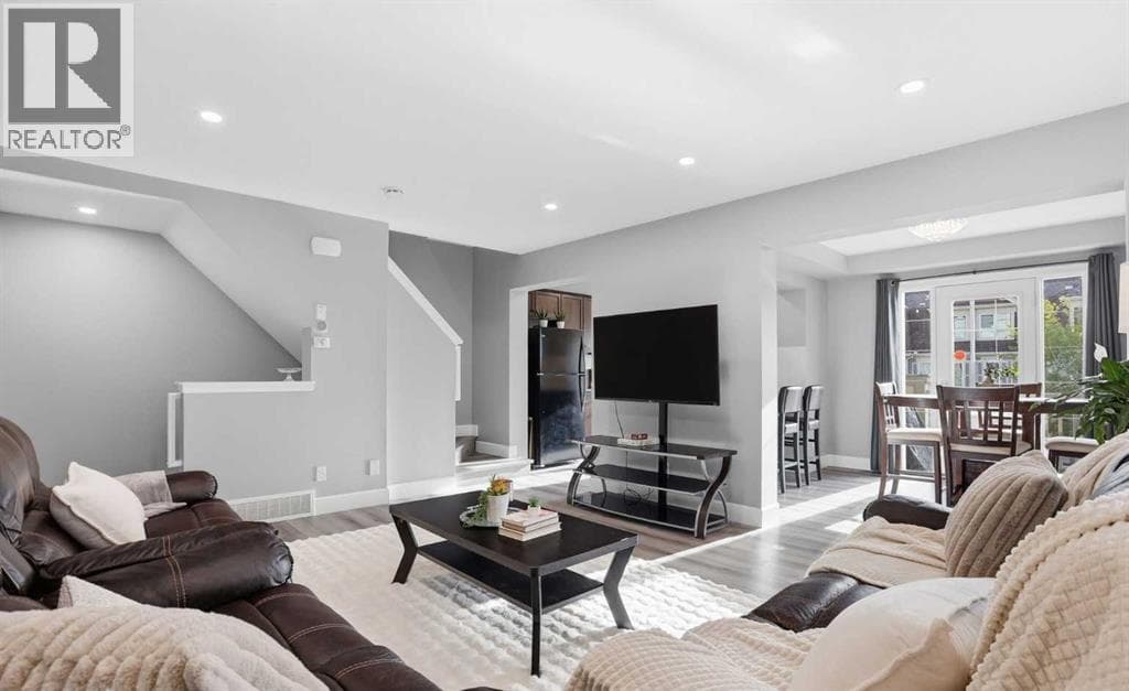 52 Windstone Green SW — photo 3