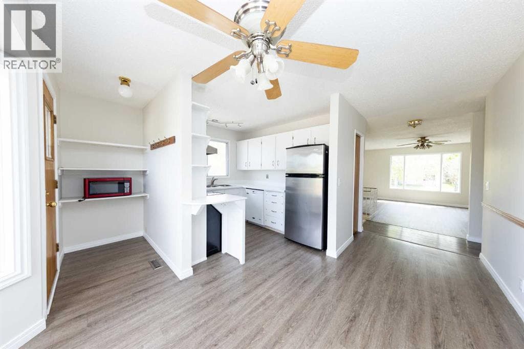1132 Berkley Drive NW — photo 3