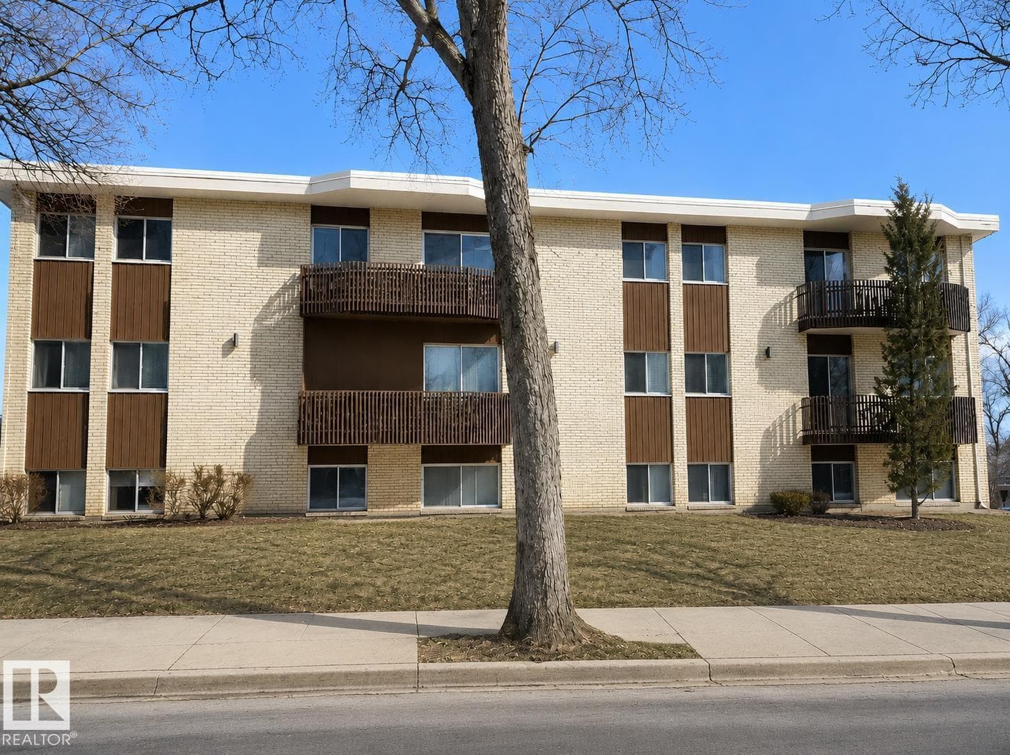 11907 81 ST NW
