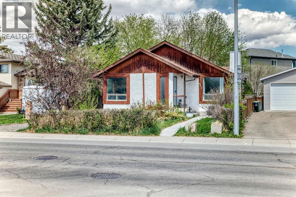 481 Big Springs Drive SE — photo 2