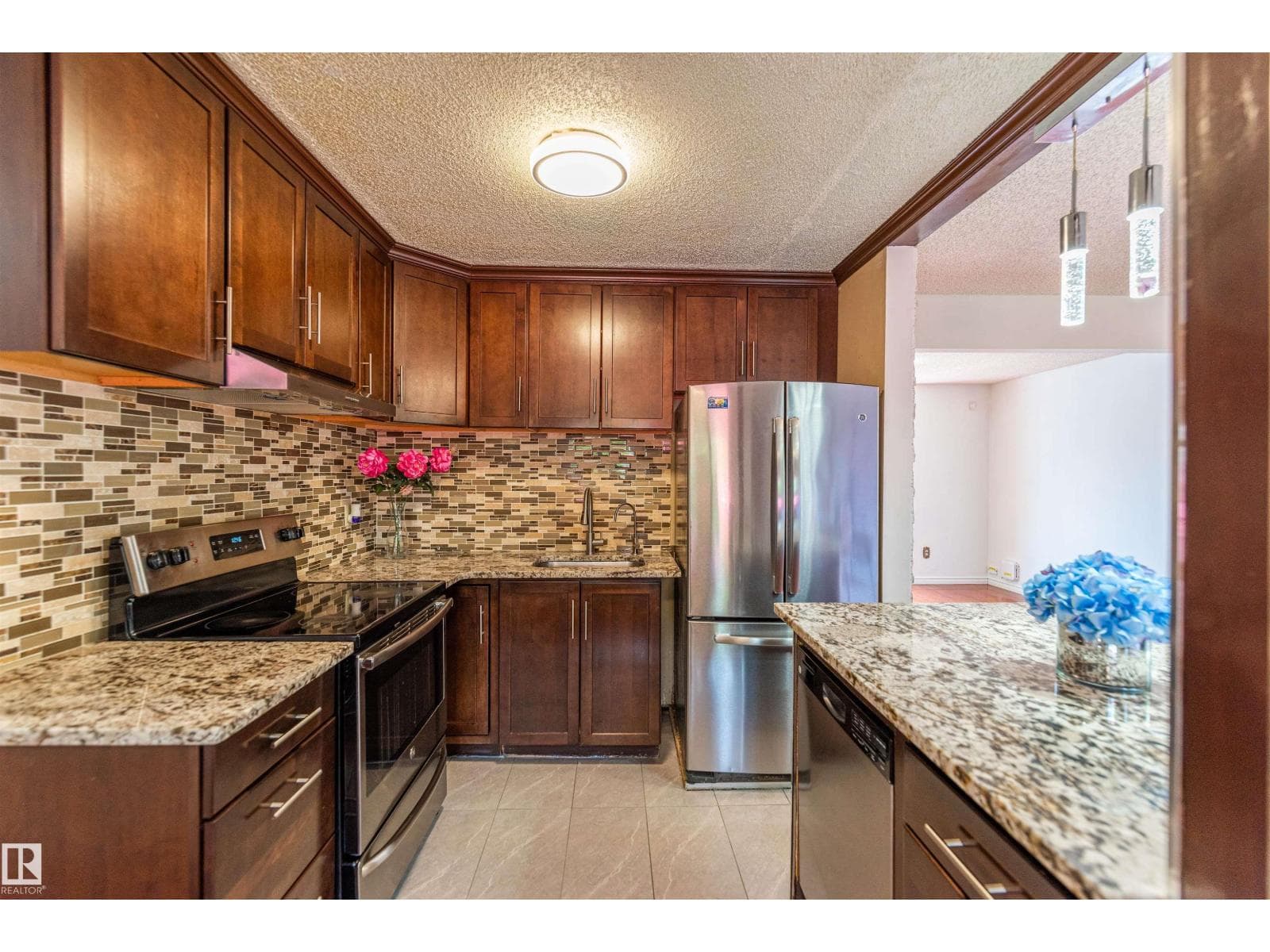 5 bed 3 bath single family at 16524 116 ST NW — $498,000 — photo 11