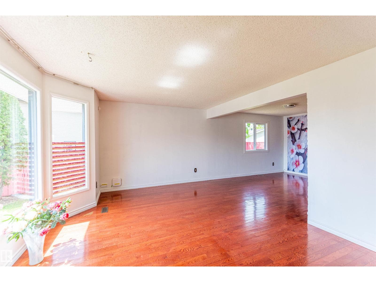 5 bed 3 bath single family at 16524 116 ST NW — $498,000 — photo 6