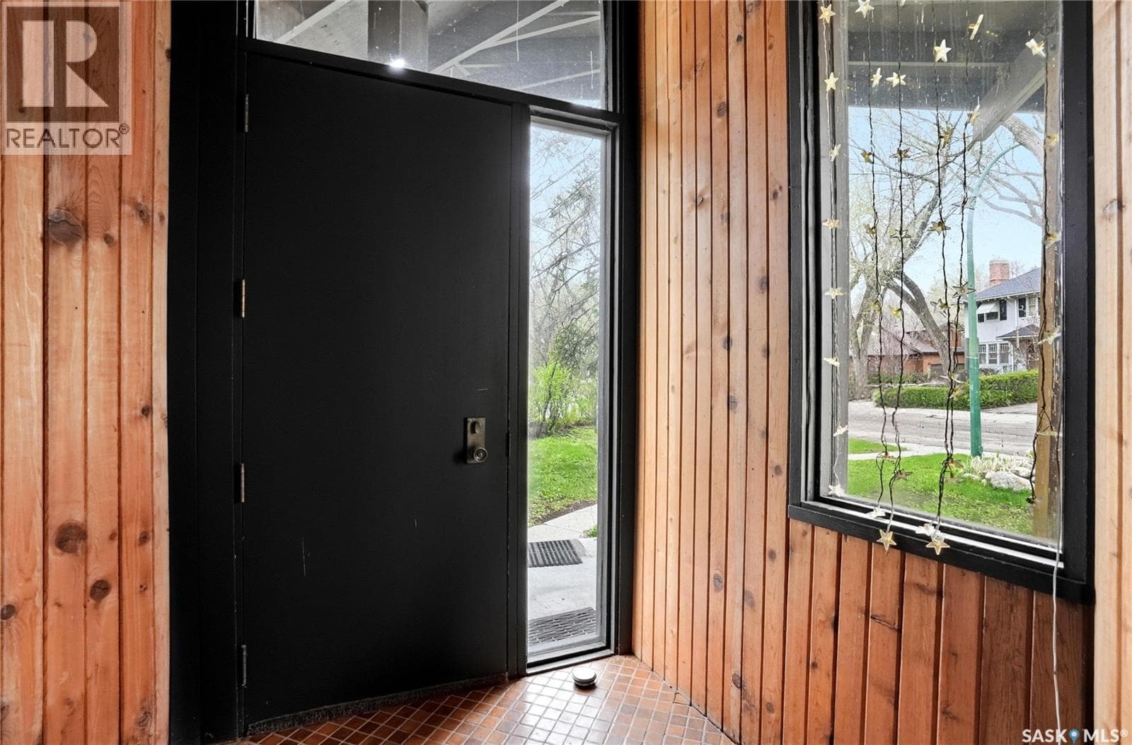 160 Leopold CRESCENT — photo 3