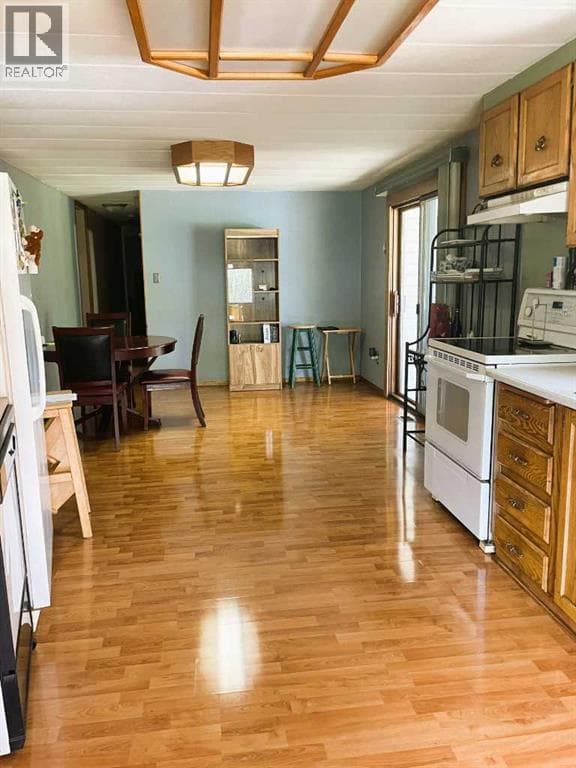 770052 RGE RD 52  NW — photo 5