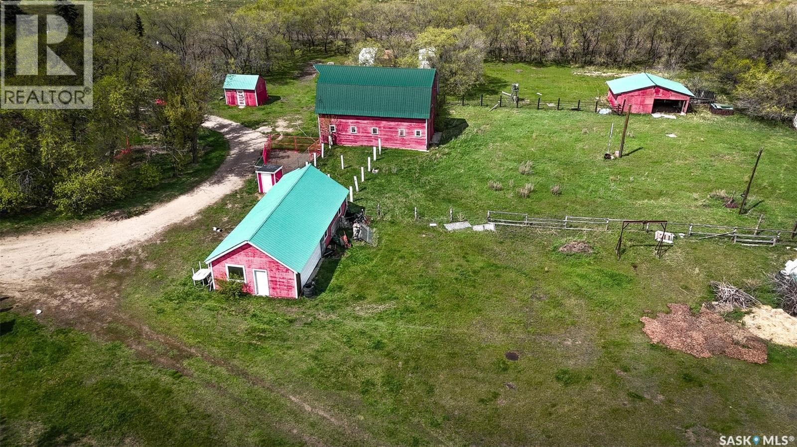 De Fehr Acres — photo 3