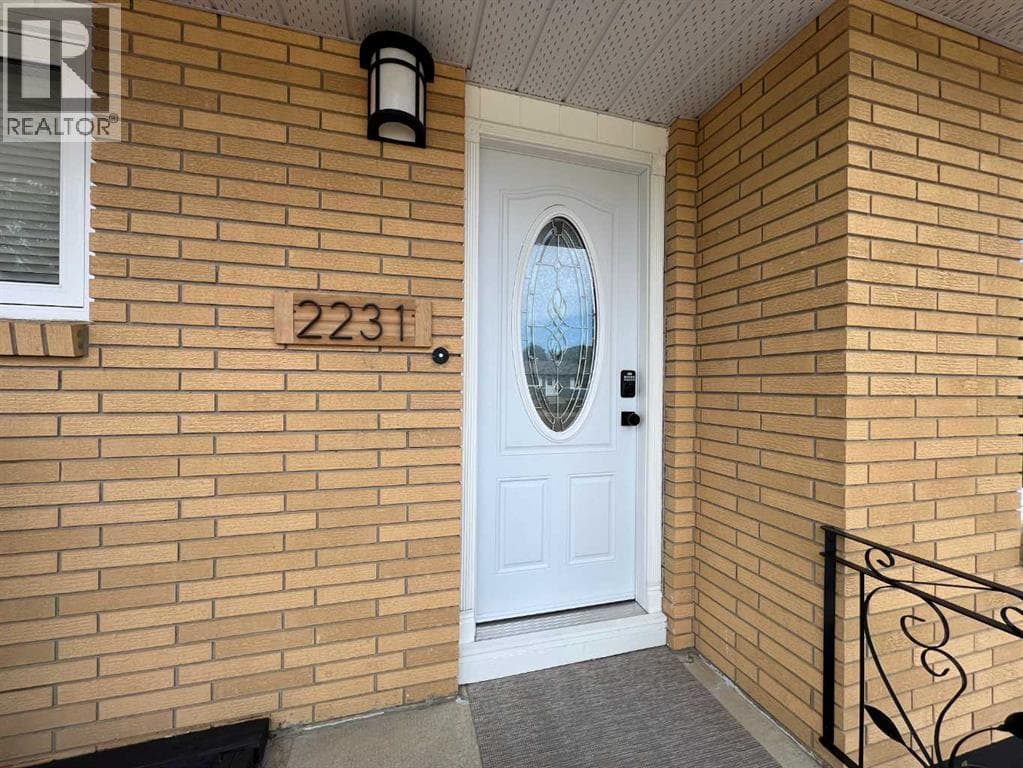 2231 20 Avenue SE — photo 2