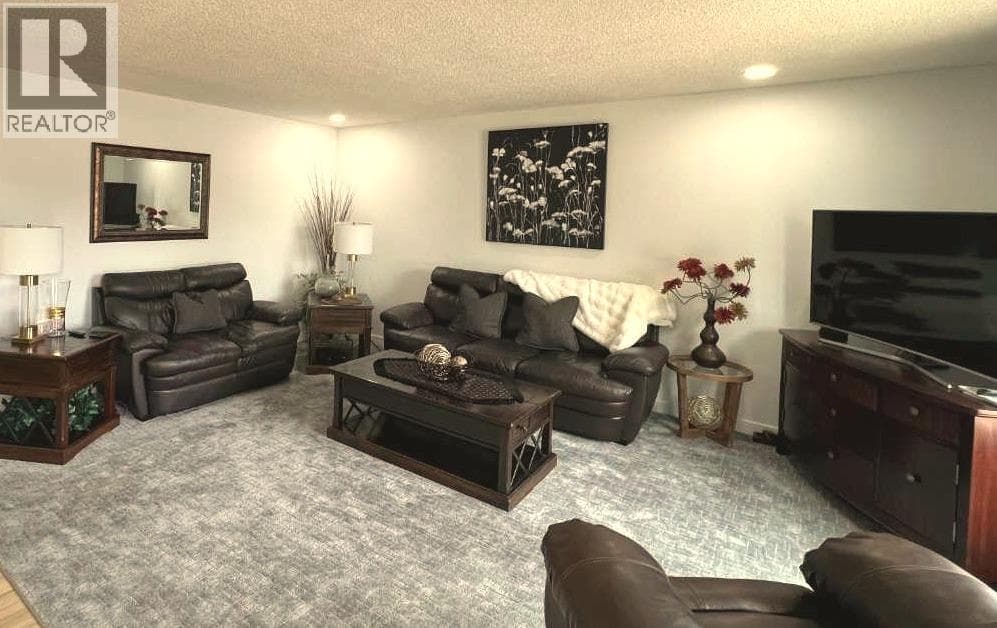 2231 20 Avenue SE — photo 3